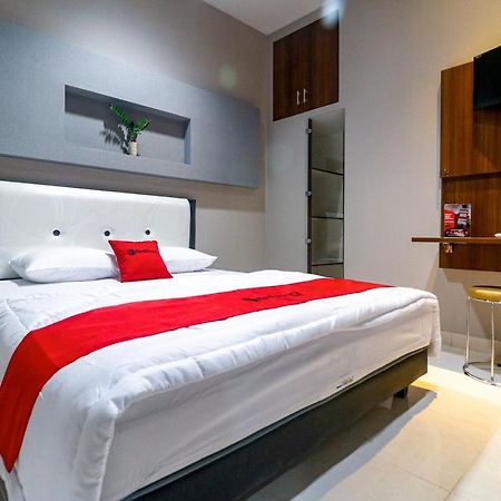 Reddoorz Near Kebon Jeruk Jakarta Kültér fotó