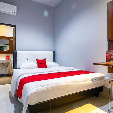 Reddoorz Near Kebon Jeruk Jakarta Kültér fotó