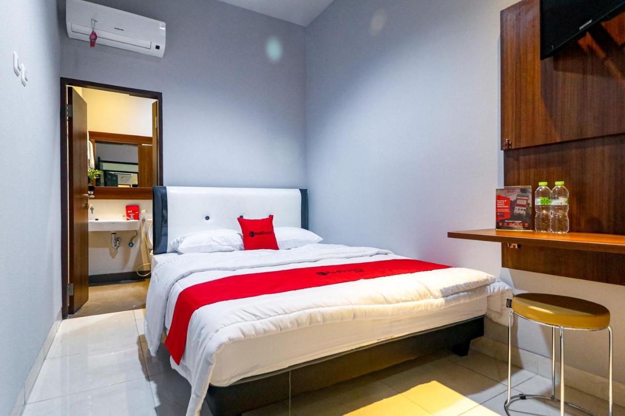 Reddoorz Near Kebon Jeruk Jakarta Kültér fotó