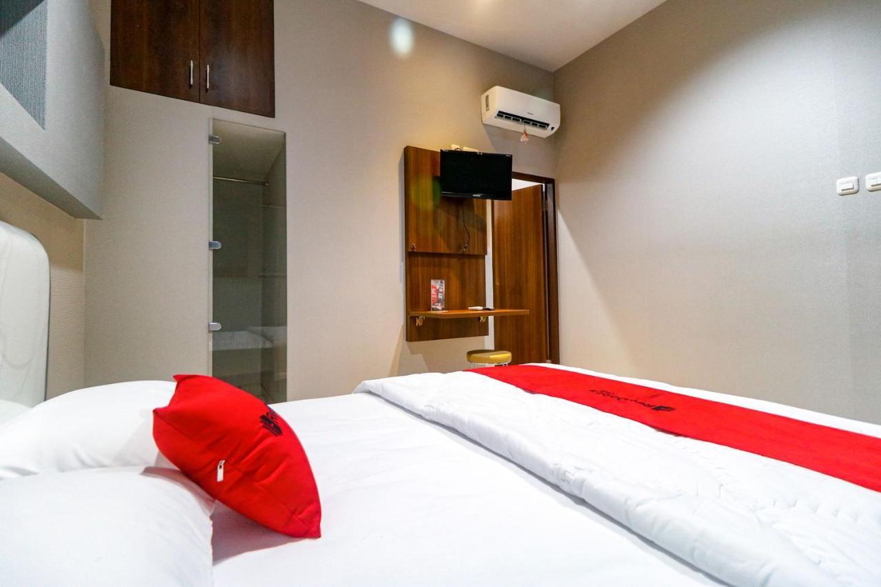 Reddoorz Near Kebon Jeruk Jakarta Kültér fotó