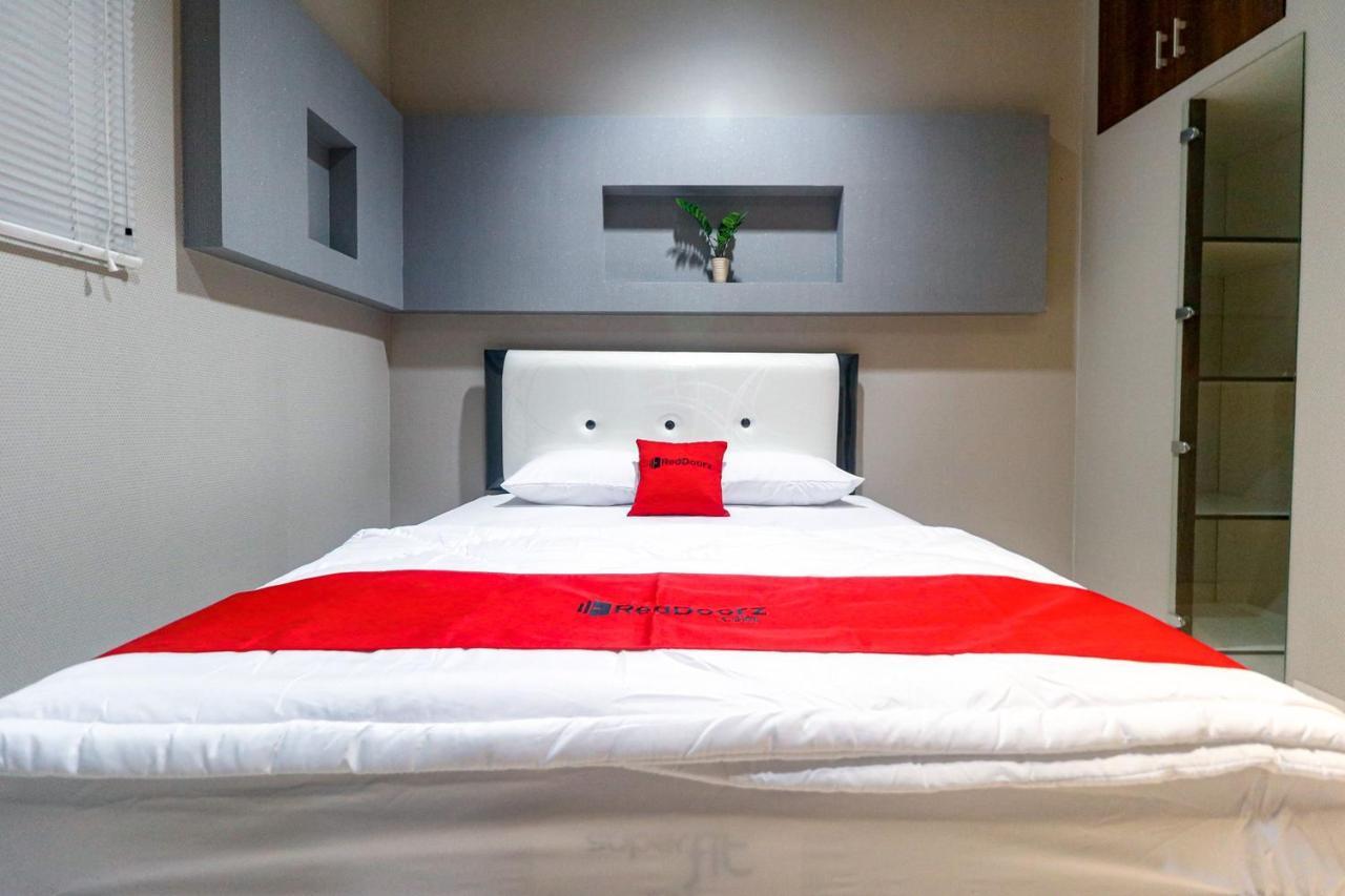 Reddoorz Near Kebon Jeruk Jakarta Kültér fotó