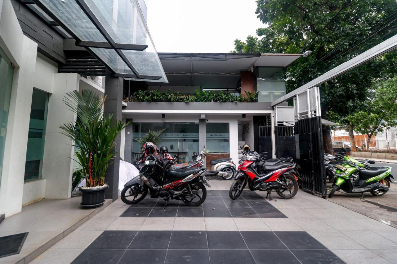 Reddoorz Near Kebon Jeruk Jakarta Kültér fotó