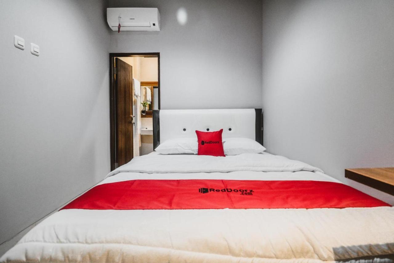 Reddoorz Near Kebon Jeruk Jakarta Kültér fotó