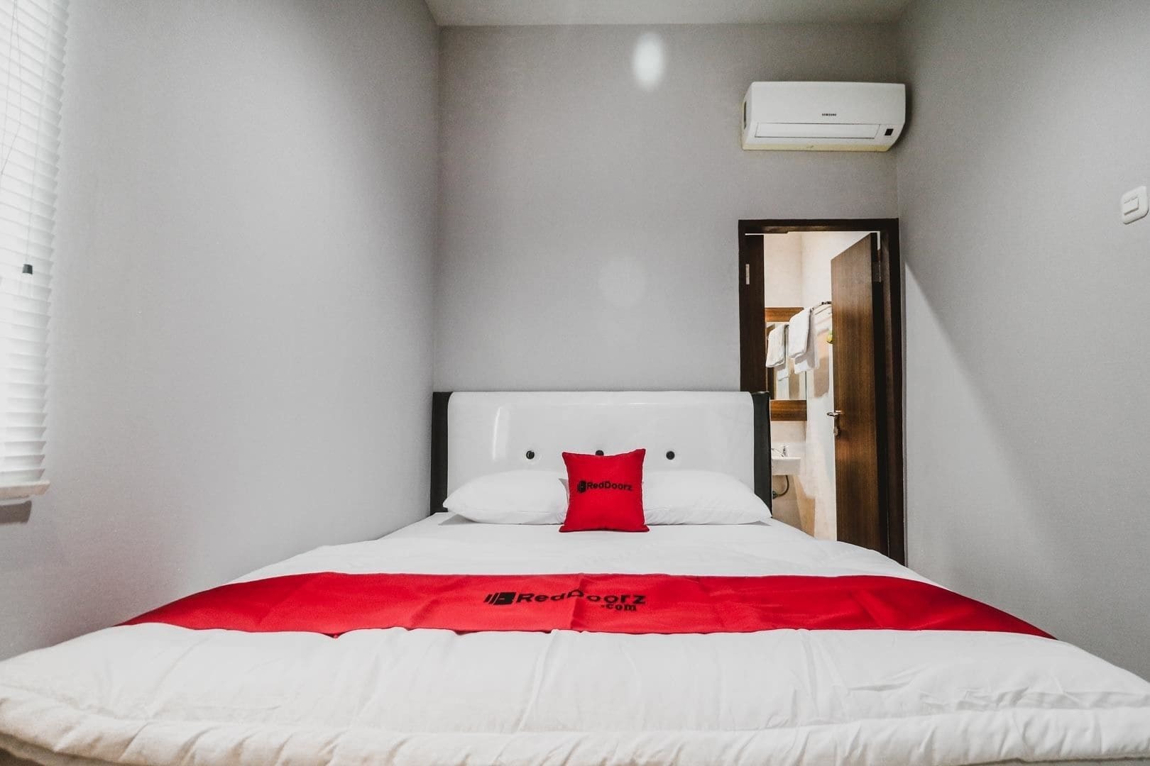 Reddoorz Near Kebon Jeruk Jakarta Kültér fotó